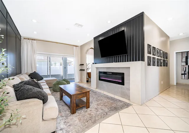 Photo 2 of Sale Pending at 148 Anzio Dr, Kissimmee, FL 34758 | MLS# O6440632 | Listing updated on 2026-09-29