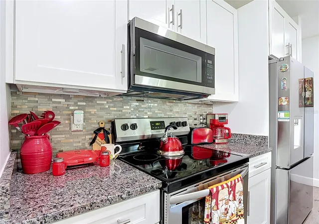 Photo 4 of Single family home for sale at 668 Dromedary Ct, Kissimmee, FL 34759 | MLS# O6440639 | Listing updated on 2026-09-20