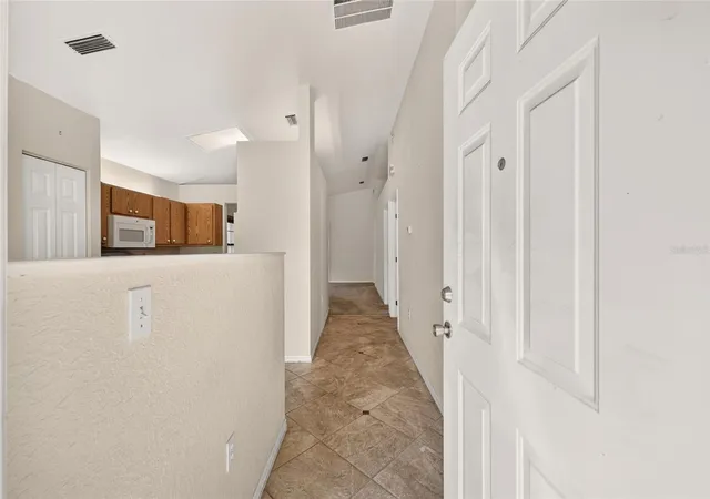 Photo 4 of Sale Pending at 3927 NE 22nd Lane, Ocala, FL 34470 | MLS# OM732009 | Listing updated on 2026-09-23