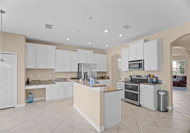 Photo 3 of Single family home for sale at 1586 Thetford Cir, Orlando, FL 32824 | MLS# O6440644 | Listing updated on 2026-09-12