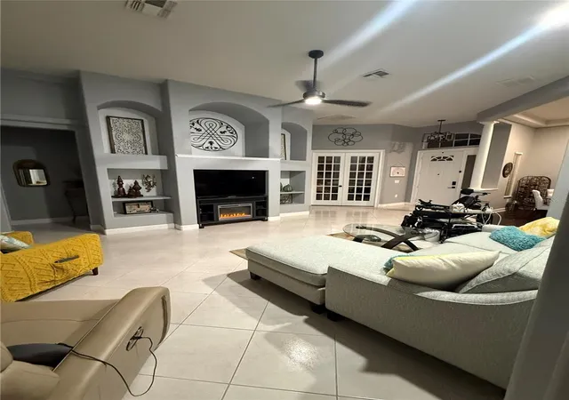 Photo 3 of Single family home for sale at 9140 Alexandria Dr, Weeki Wachee, FL 34613 | MLS# W7889376 | Listing updated on 2026-09-23