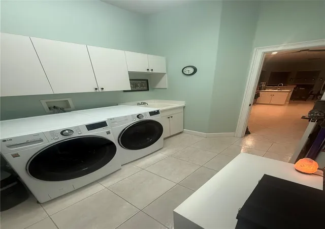 Photo 2 of Single family home for sale at 9140 Alexandria Dr, Weeki Wachee, FL 34613 | MLS# W7889376 | Listing updated on 2026-09-13