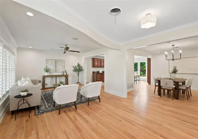Photo 4 of Single family home for sale at 2911 Middlesex Rd, Orlando, FL 32803 | MLS# O6440666 | Listing updated on 2026-09-16