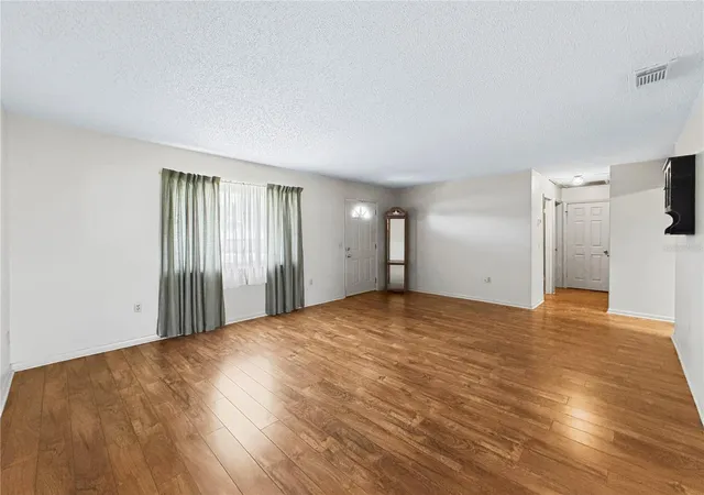 Photo 3 of Single family home for sale at 5810 Crest Ln, Lakeland, FL 33812 | MLS# L4964949 | Listing updated on 2026-10-20