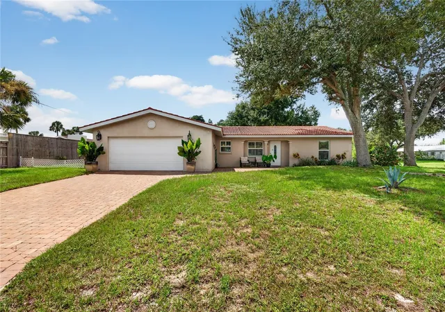 Photo 2 of Single family home for sale at 3138 Homasassa Rd, Sarasota, FL 34239 | MLS# A4705680 | Listing updated on 2026-09-13