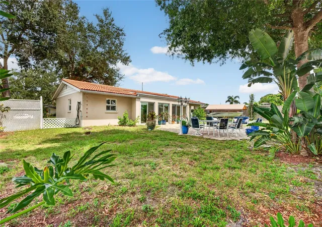 Photo 4 of Single family home for sale at 3138 Homasassa Rd, Sarasota, FL 34239 | MLS# A4705680 | Listing updated on 2026-09-13