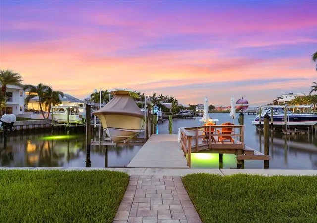 Photo 2 of Single family home for sale at 5860 Leeland St S, Saint Petersburg, FL 33715 | MLS# A4705685 | Listing updated on 2026-10-02