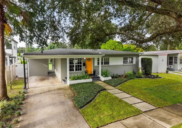 Photo 2 of Single family home for sale at 3105 Pickfair St, Orlando, FL 32803 | MLS# O6440693 | Listing updated on 2026-10-08