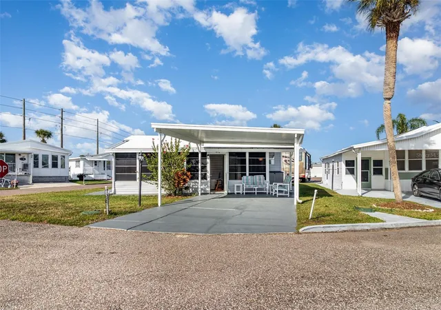 Photo 3 of Manufactured home for sale at 9000 US Hwy 192 #412, Clermont, FL 34714 | MLS# O6440694 | Listing updated on 2026-09-12