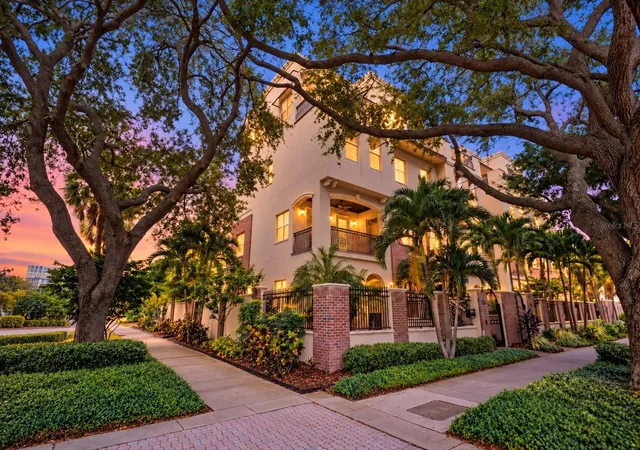 Townhouse for sale at 500 Beach Dr NE, Saint Petersburg, FL 33701 | MLS# TB8547281
