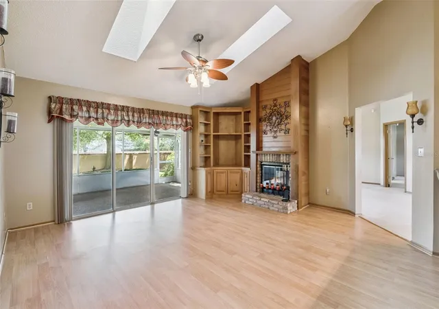 Photo 3 of Single family home for sale at 288 Ringwood Dr, Winter Springs, FL 32708 | MLS# O6440707 | Listing updated on 2026-10-08