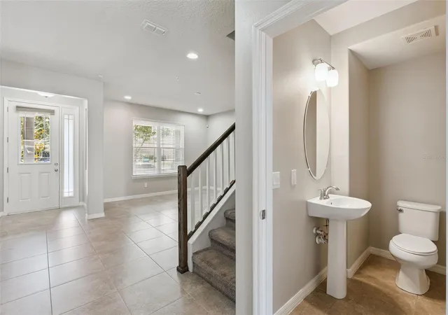 Photo 3 of Townhouse for sale at 8650 Vedder Ln, Orlando, FL 32832 | MLS# O6440717 | Listing updated on 2026-09-16
