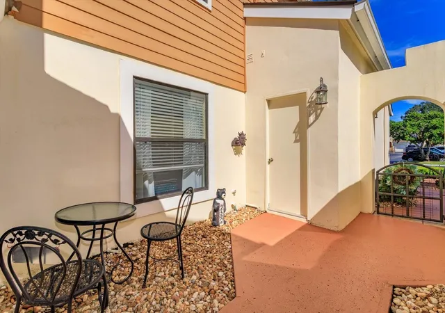 Listing Photo 4 - Condo for sale in building located at 6128 Raintree Dr, ORLANDO, FL 32822 - Unit #L2