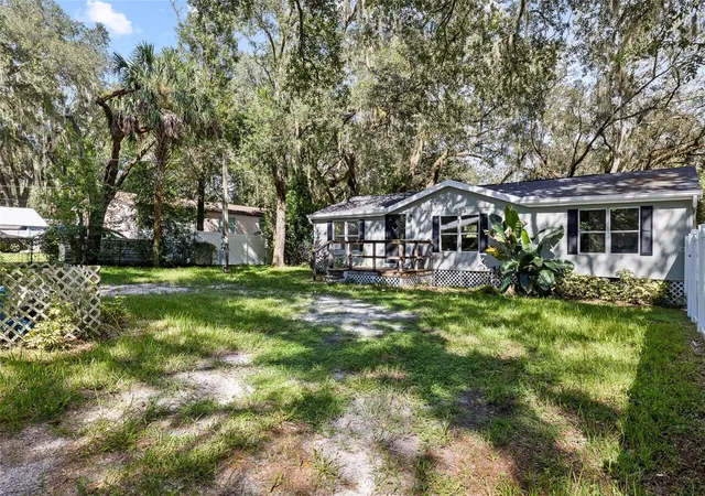 Photo 3 of Manufactured home for sale at 19101 Livengood Rd, Lutz, FL 33559 | MLS# TB8547309 | Listing updated on 2026-10-02