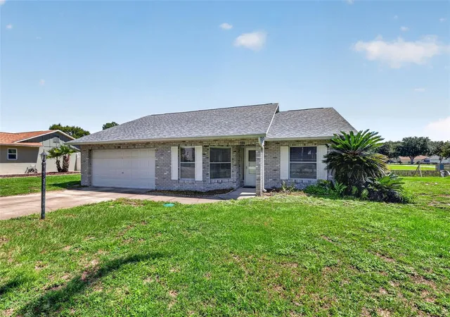 Photo 1 of Sale Pending at 217 Eastridge Dr, Eustis, FL 32726 | MLS# G5117610 | Listing updated on 2026-09-24