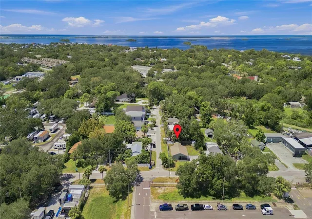 Photo 3 of Single family home for sale at 401 Dempsey Rd, Palm Harbor, FL 34683 | MLS# TB8547316 | Listing updated on 2026-09-26