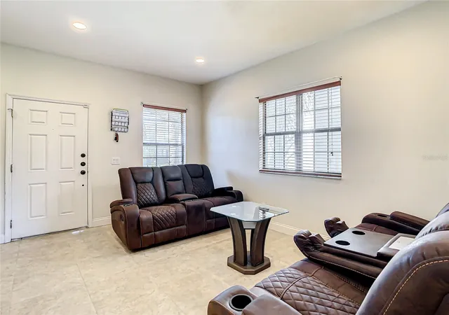 Photo 2 of Single family home for sale at 8735 Isla Bella Dr, Orlando, FL 32818 | MLS# S5157311 | Listing updated on 2026-09-16