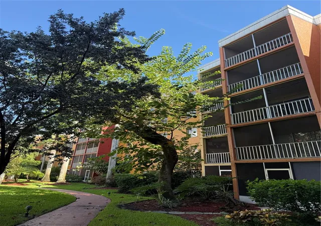 Photo 4 of Condo for sale at 2366 E Mall Dr #308, Fort Myers, FL 33901 | MLS# N6145705 | Listing updated on 2026-09-12
