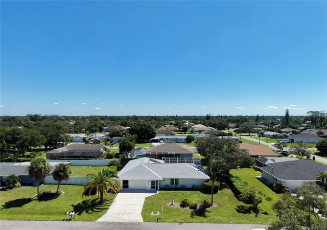 Photo 2 of Single family home for sale at 755 Cumberland Rd, Venice, FL 34293 | MLS# N6145706 | Listing updated on 2026-09-28