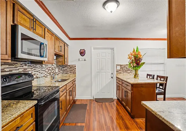 Photo 3 of Single family home for sale at 2422 Berry Rd, Plant City, FL 33567 | MLS# TB8547324 | Listing updated on 2026-10-09