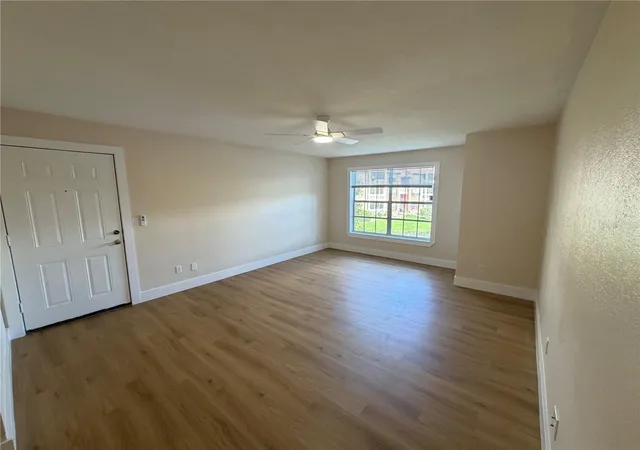 Listing Photo 5 - Condo for sale in building located at 10200 Gandy Blvd N, St. Petersburg, FL 33702 - Unit #923