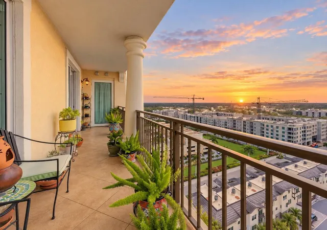 Photo 3 of Condo for sale at 750 Tamiami Trl #1506, Sarasota, FL 34236 | MLS# A4705702 | Listing updated on 2026-10-04