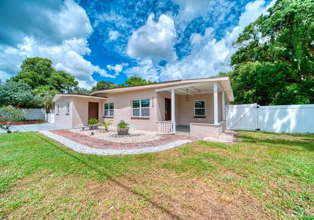 Photo 1 of Single family home for sale at 3338 Ontario Ave, Orlando, FL 32806 | MLS# S5157320 | Listing updated on 2026-09-21