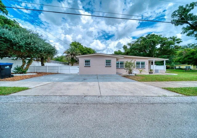 Photo 3 of Single family home for sale at 3338 Ontario Ave, Orlando, FL 32806 | MLS# S5157320 | Listing updated on 2026-09-21