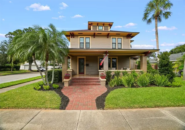 Photo 3 of Single family home for sale at 605 14th Avenue NE, Saint Petersburg, FL 33701 | MLS# TB8547348 | Listing updated on 2026-10-08
