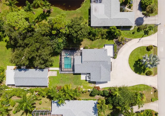 Photo 3 of Single family home for sale at 2111 Heasley Rd, Englewood, FL 34223 | MLS# D6148722 | Listing updated on 2026-10-08