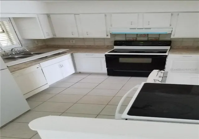 Photo 3 of Single family home for sale at 627 Murphy Rd, Winter Springs, FL 32708 | MLS# O6440774 | Listing updated on 2026-09-23