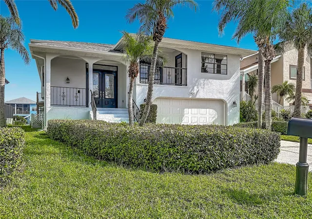 Photo 1 of Single family home for sale at 5925 Seaside Dr, New Port Richey, FL 34652 | MLS# W7889392 | Listing updated on 2026-10-08