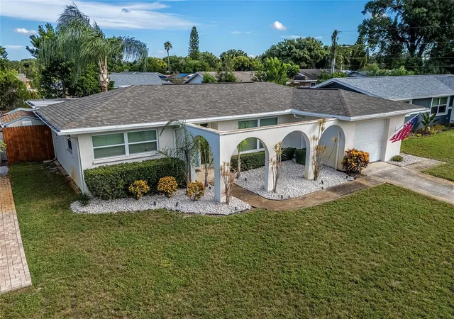 Photo 3 of Single family home for sale at 2174 Scotland Dr, Clearwater, FL 33763 | MLS# TB8547369 | Listing updated on 2026-10-10