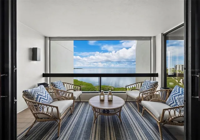 Photo 4 of Condo for sale at 2020 Harbourside Dr #442, Longboat Key, FL 34228 | MLS# A4705717 | Listing updated on 2026-09-18