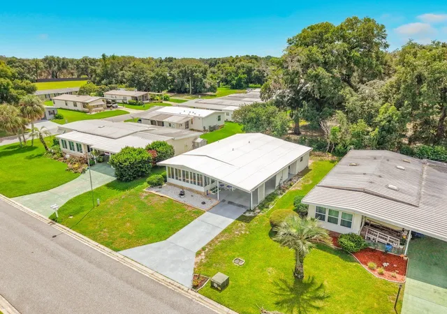 Photo 3 of Manufactured home for sale at 2361 W Coach N Four Dr, Leesburg, FL 34748 | MLS# G5117622 | Listing updated on 2026-09-24