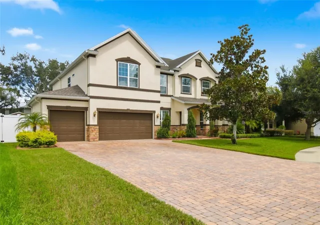 Photo 3 of Single family home for sale at 1215 Hillandale Reserve Dr, Tampa, FL 33613 | MLS# TB8547385 | Listing updated on 2026-10-07