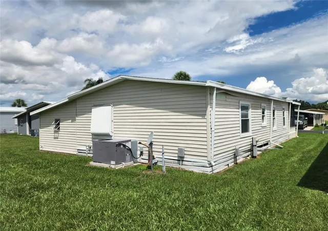 Photo 4 of Manufactured home for sale at 97 Parson Dr, Winter Haven, FL 33884 | MLS# G5117624 | Listing updated on 2026-09-15