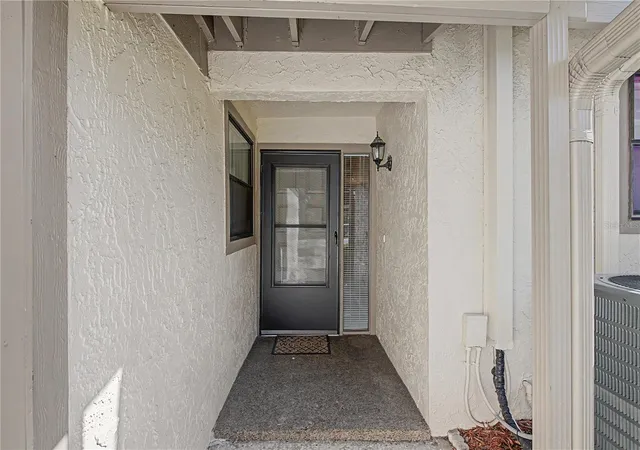 Photo 2 of Single family home for sale at 1302 Golfview Dr, Tarpon Springs, FL 34689 | MLS# TB8547408 | Listing updated on 2026-09-12