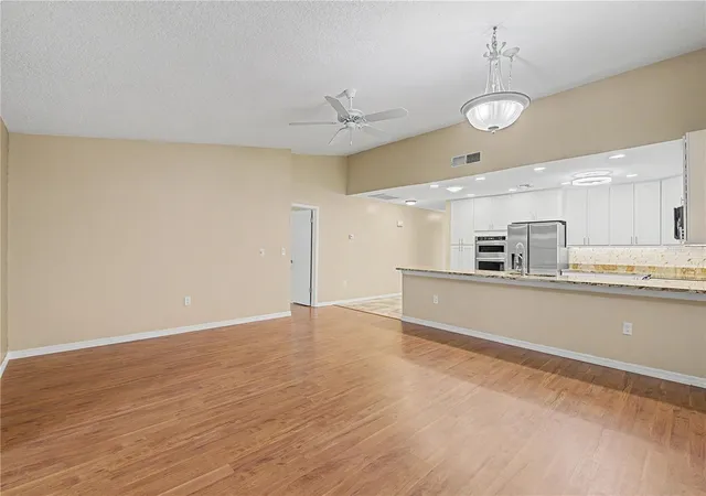 Photo 4 of House for sale at 1302 Golfview Dr, Tarpon Springs, FL 34689 | MLS# TB8547408 | Listing updated on 2026-09-12