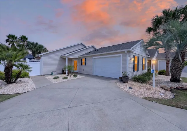 Photo 1 of Sale Pending at 1945 Fiddlewood Pl, The Villages, FL 32162 | MLS# G5117625 | Listing updated on 2026-10-09