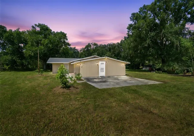 Photo 1 of Single family home for sale at 1142 Doc Coil Rd, Bowling Green, FL 33834 | MLS# TB8547411 | Listing updated on 2026-10-13