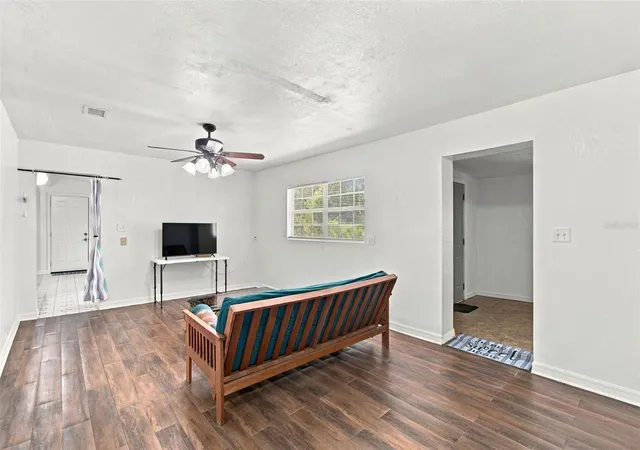Photo 4 of Single family home for sale at 1142 Doc Coil Rd, Bowling Green, FL 33834 | MLS# TB8547411 | Listing updated on 2026-10-13