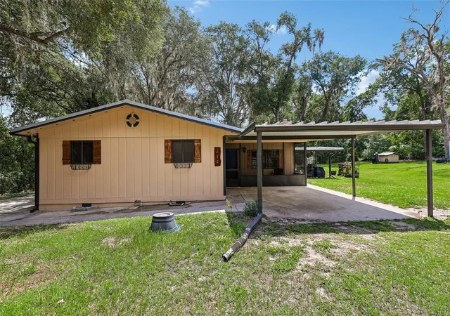 Photo 1 of Single family home for sale at 212 Dogwood Dr, Interlachen, FL 32148 | MLS# FC321363 | Listing updated on 2026-09-21