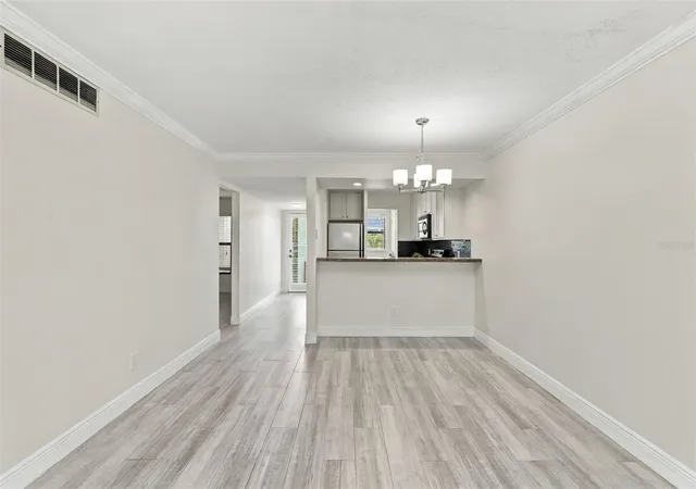 Listing Photo 4 - Condo for sale in building located at 3124 Plz Ter Dr, ORLANDO, FL 32803 - Unit #3124