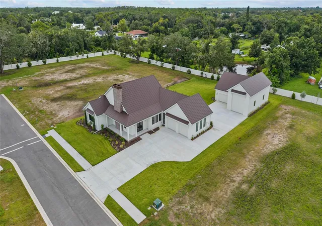 Photo 3 of Single family home for sale at 6609 Paladin Ct, Sarasota, FL 34241 | MLS# A4705723 | Listing updated on 2026-09-14