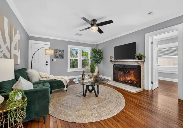 Photo 4 of House for sale at 1136 22nd Avenue N, Saint Petersburg, FL 33704 | MLS# TB8547424 | Listing updated on 2026-10-09