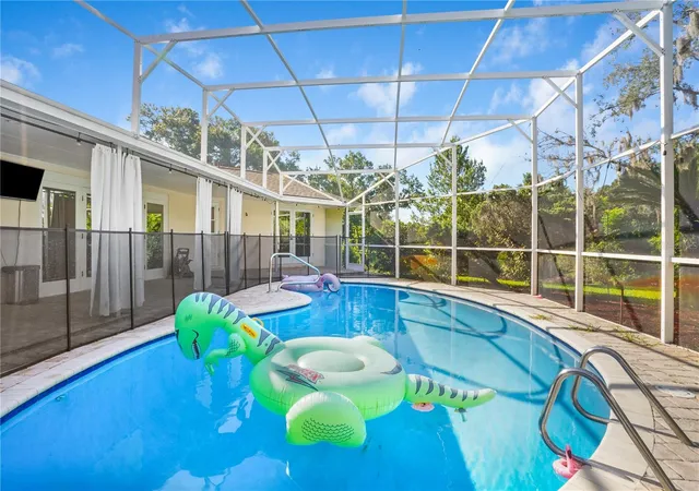 Photo 3 of Single family home for sale at 1678 Kingston Rd, Longwood, FL 32750 | MLS# O6440818 | Listing updated on 2026-09-21