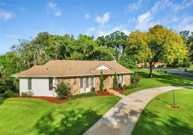 Photo 4 of Single family home for sale at 1678 Kingston Rd, Longwood, FL 32750 | MLS# O6440818 | Listing updated on 2026-09-21