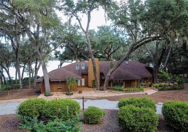 Photo 1 of Mansion for sale at 202 Mason Rd, Melrose, FL 32666 | MLS# GC543412 | Listing updated on 2026-09-12