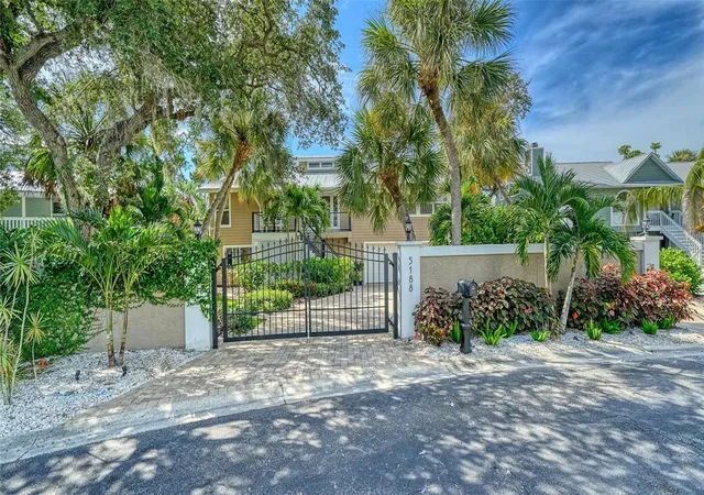Photo 2 of Single family home for sale at 5188 Siesta Woods Dr, Sarasota, FL 34242 | MLS# A4705733 | Listing updated on 2026-10-20